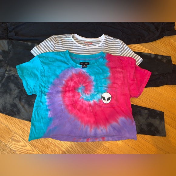 Woman’s Casual-Ware Bundle (M) - Picture 13 of 16